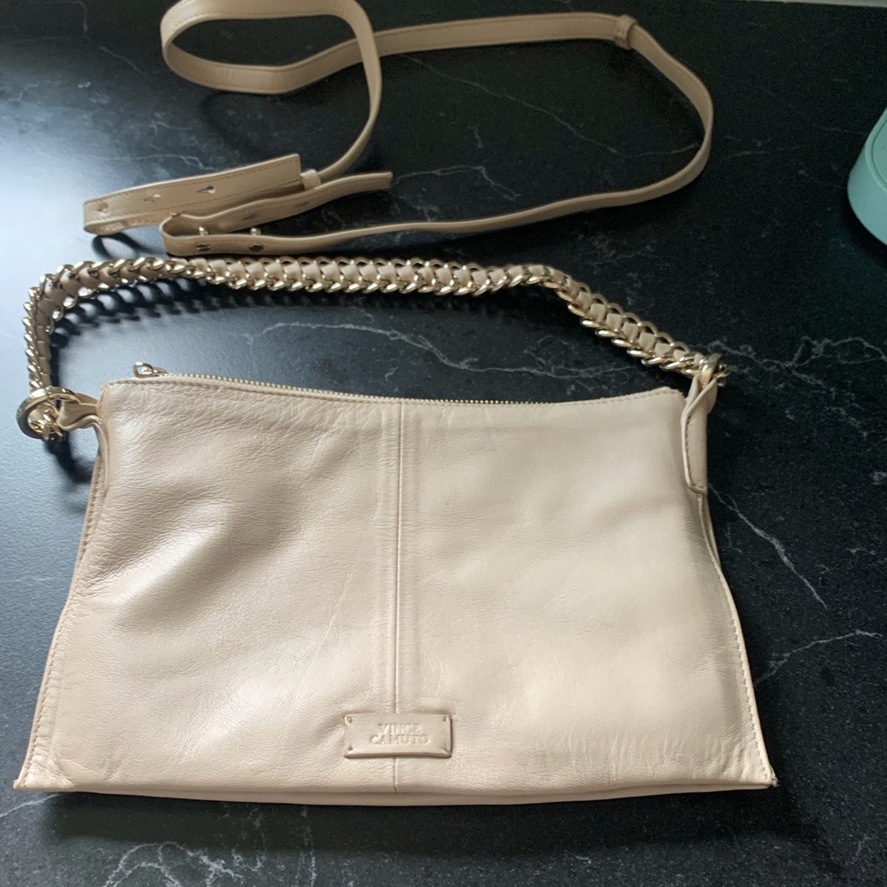Vince camuto
